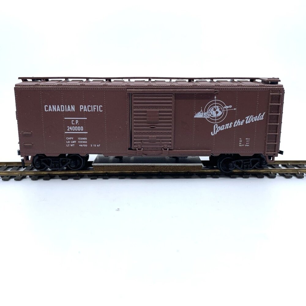 Athearn HO 40' Boxcar 5005 Canadian Pacific CP 240000 Spans the World Weighted